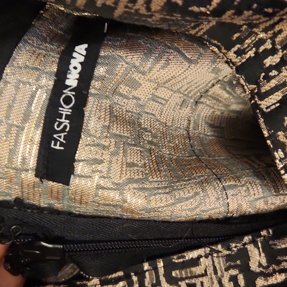 FASHION NOVA RUFFLE DEEP V-NECK RUFFLE MINI DRESS SIZE S - Picture 5 of 7